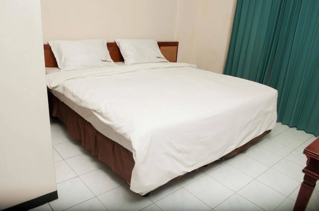 Urbanview Hotel Pasah Asi Gubeng by RedDoorz
