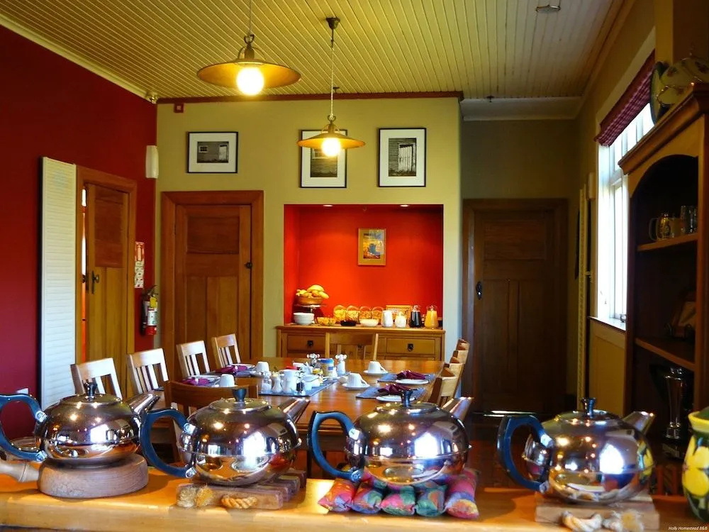 Holly Homestead B&B