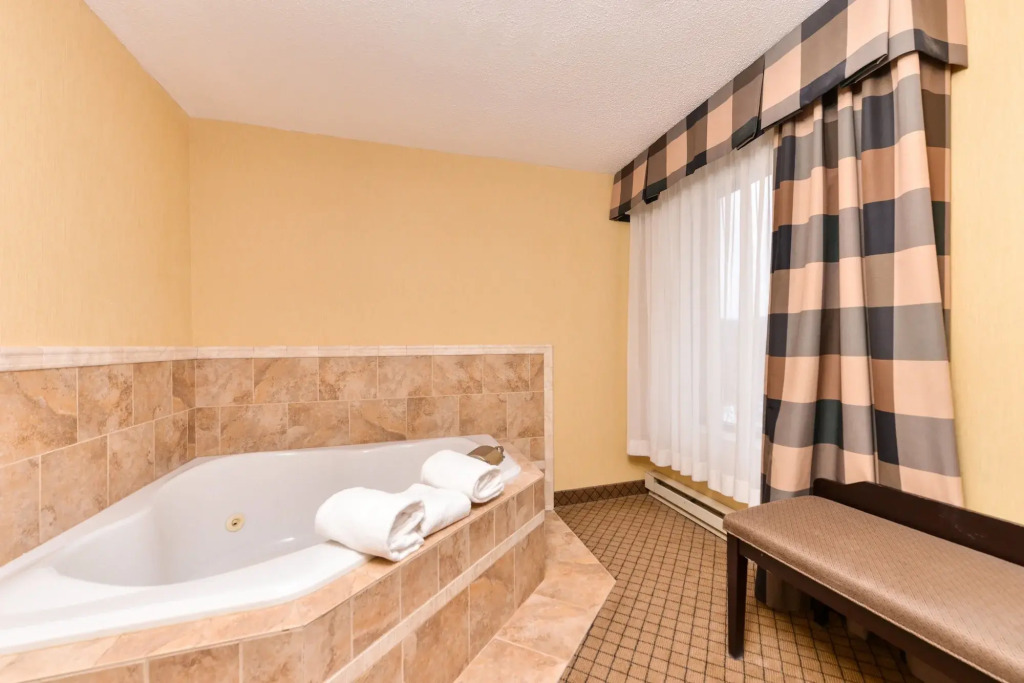 Holiday Inn Express Lewisburg - New Columbia by IHG