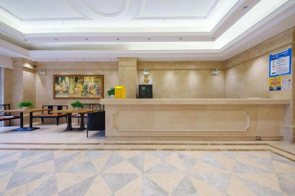 Gangtian Fashion Apartment (Shenzhen North Railway Station)