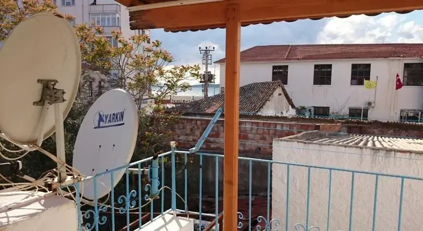 Mavi Beyaz Konuk Evi