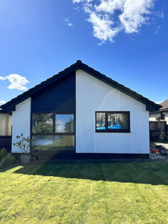 Sleeps7-parking-garden-patio