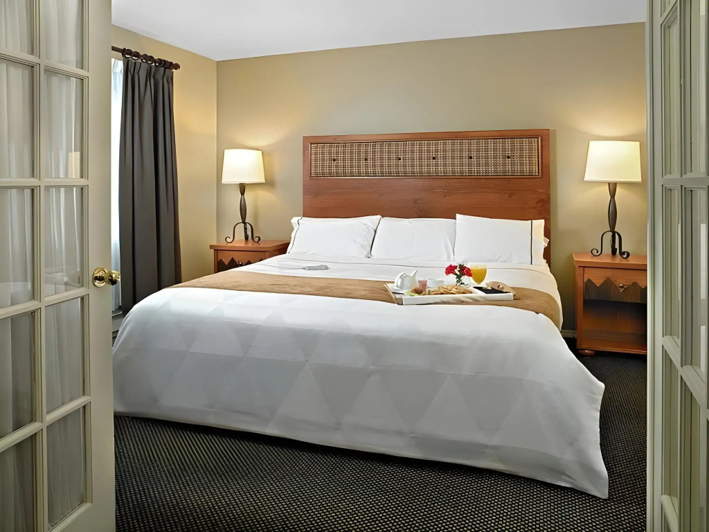 Coast Canmore Hotel & Conference Centre