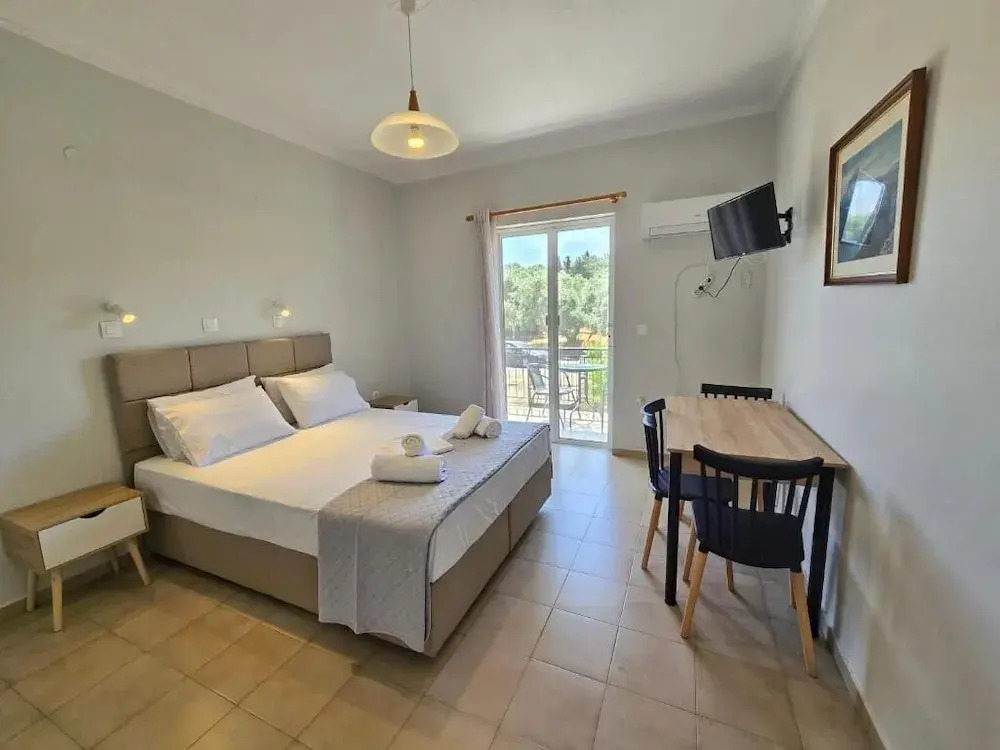 Amarandos Inn
