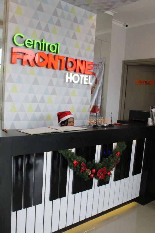 Central Front One Inn Jakarta Airport