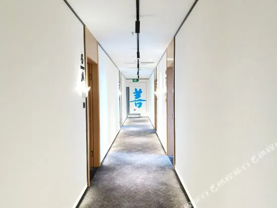 Huayi Hotel