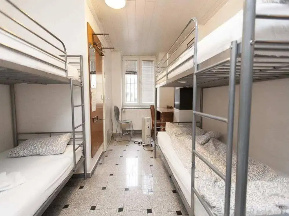 Hostel 24