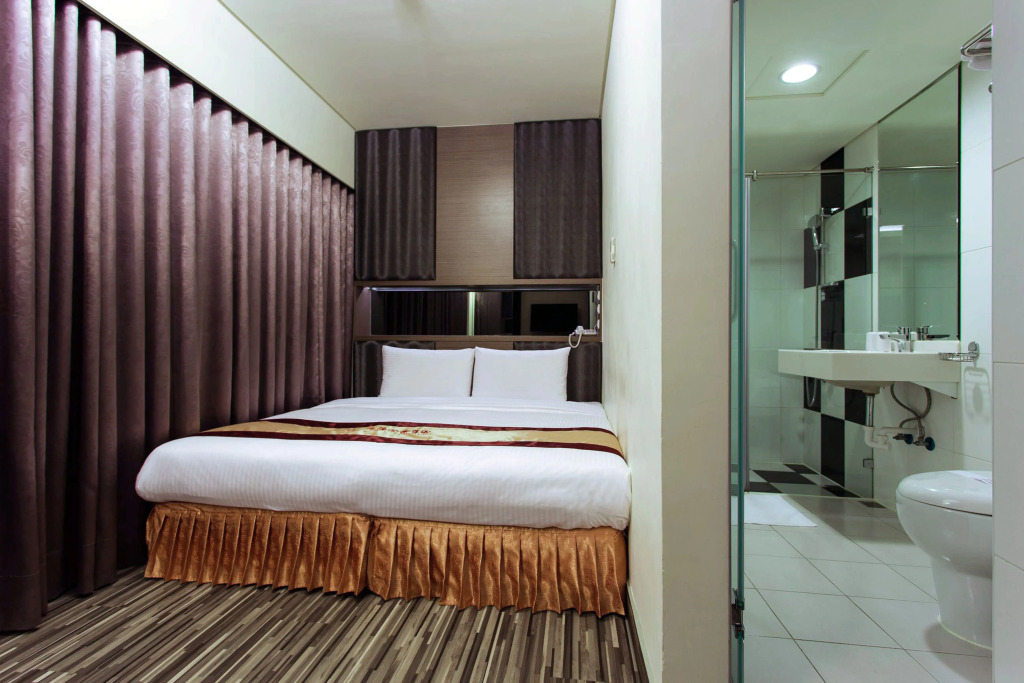Harmonious Hotel