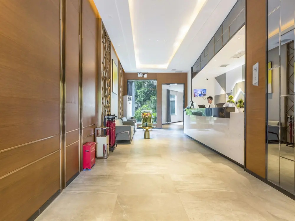 Borrman International Hotel Guangzhou Meihuayuan Subway Station Branch-Free one-way shuttle bus to the exhibition venue during the Canton Fair - Paid airport pickup service available