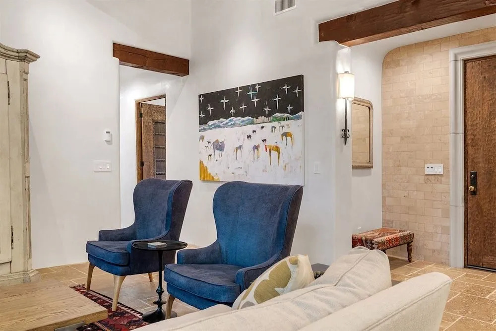 Alameda Escondido - Historic East Side Luxury, Walk Everywhere