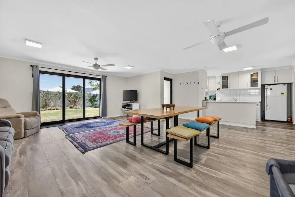 Coastal 2-bed Home With Pool & Spa