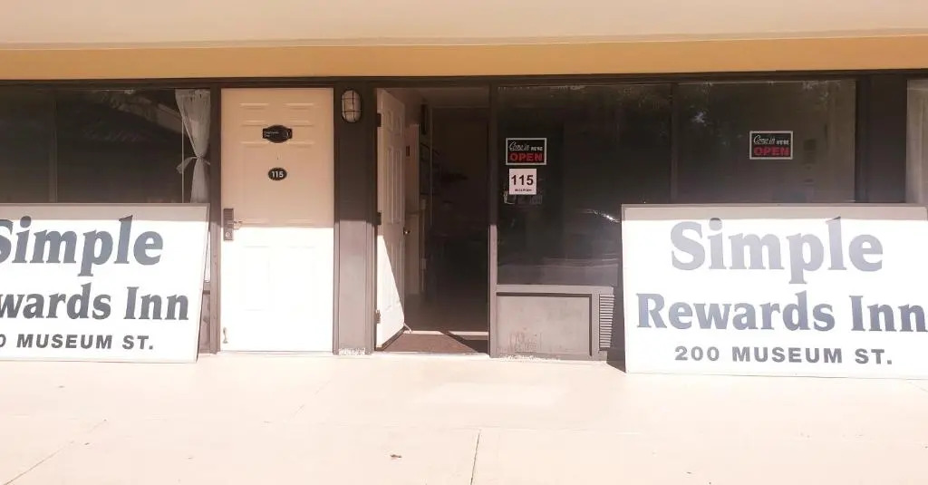 Simple Rewards Inn