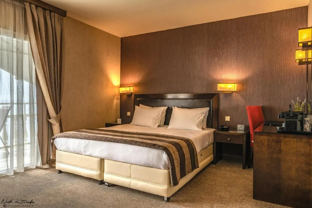 Hotel Avra