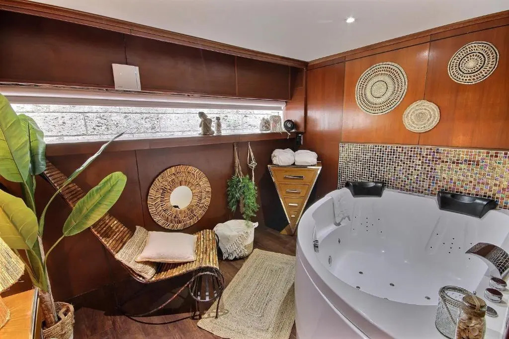 VIP Paris Yacht Hôtel & Spa