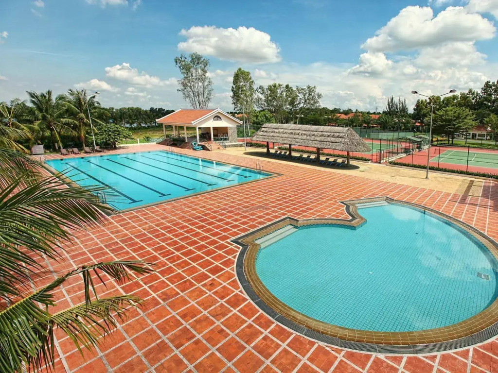 Lakeview Villas and Vietnam Golf Club - Ho Chi Minh City