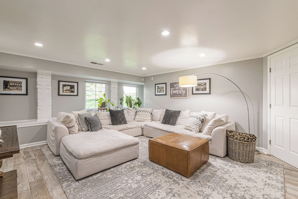 Luxury 5BR Retreat with Private Pool