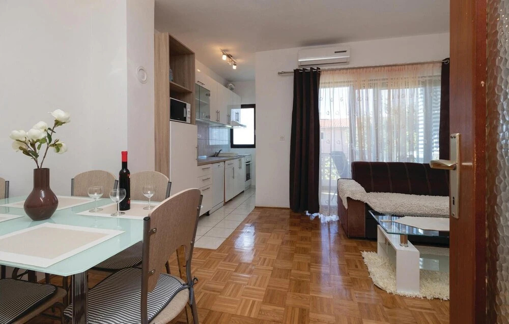 Awesome Home in Zadar With Wifi and 2 Bedrooms