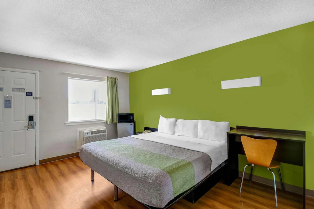 Motel 6-Charles Town, WV