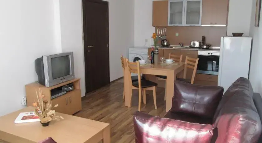 Ramada 2 Alexander Services Apartments