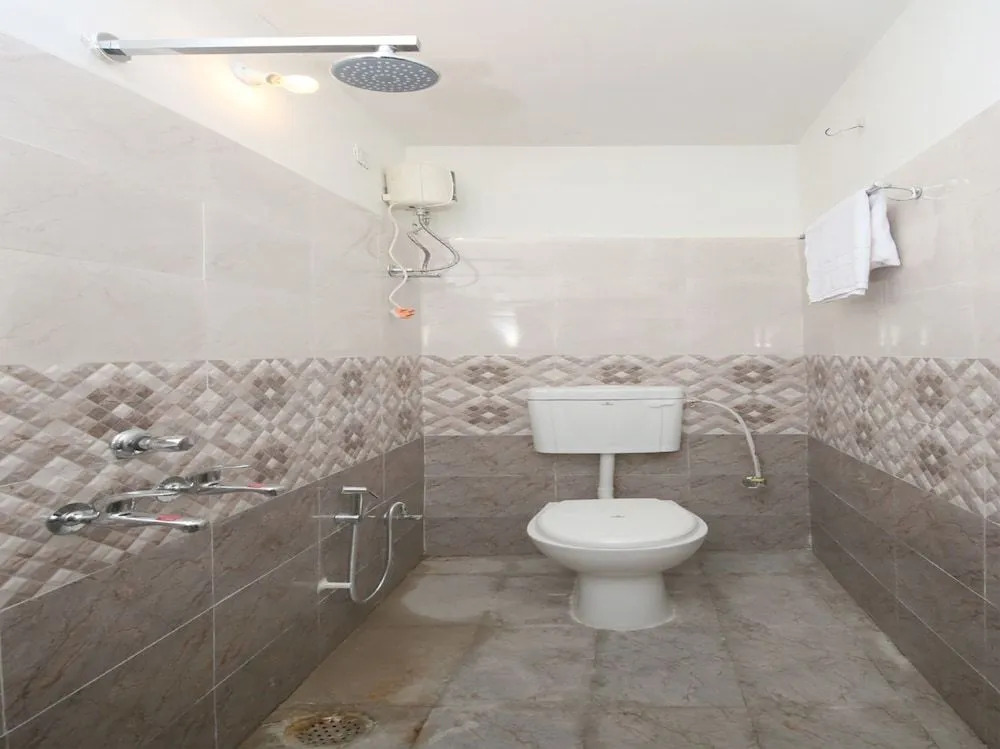 OYO 26738 Hotel Supreet