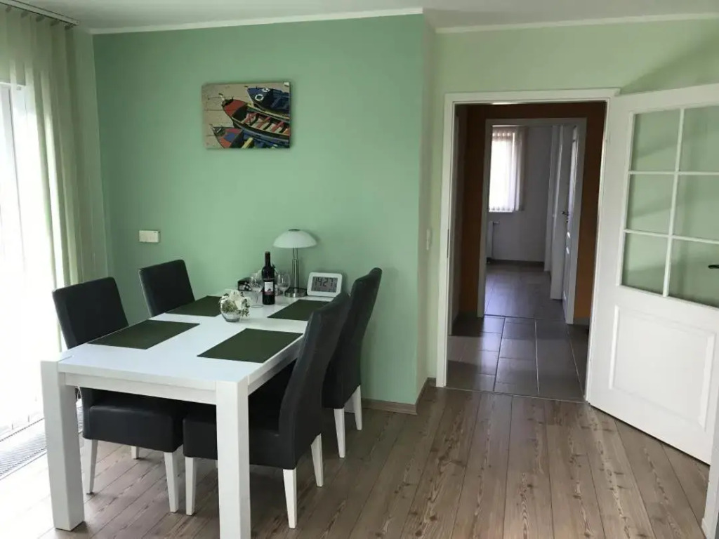 Ostseebrise Wohnung 12 im Haus Stranddistel, komfortable Ferienwohnung im 1 OG fur 3 Personen in Zingst