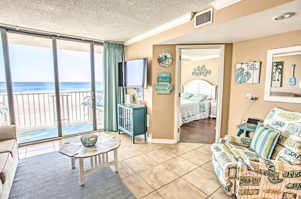 2 Mi to Golfing: Oceanfront Myrtle Beach Condo