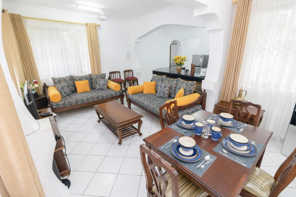 Royal Palms Apartment A2
