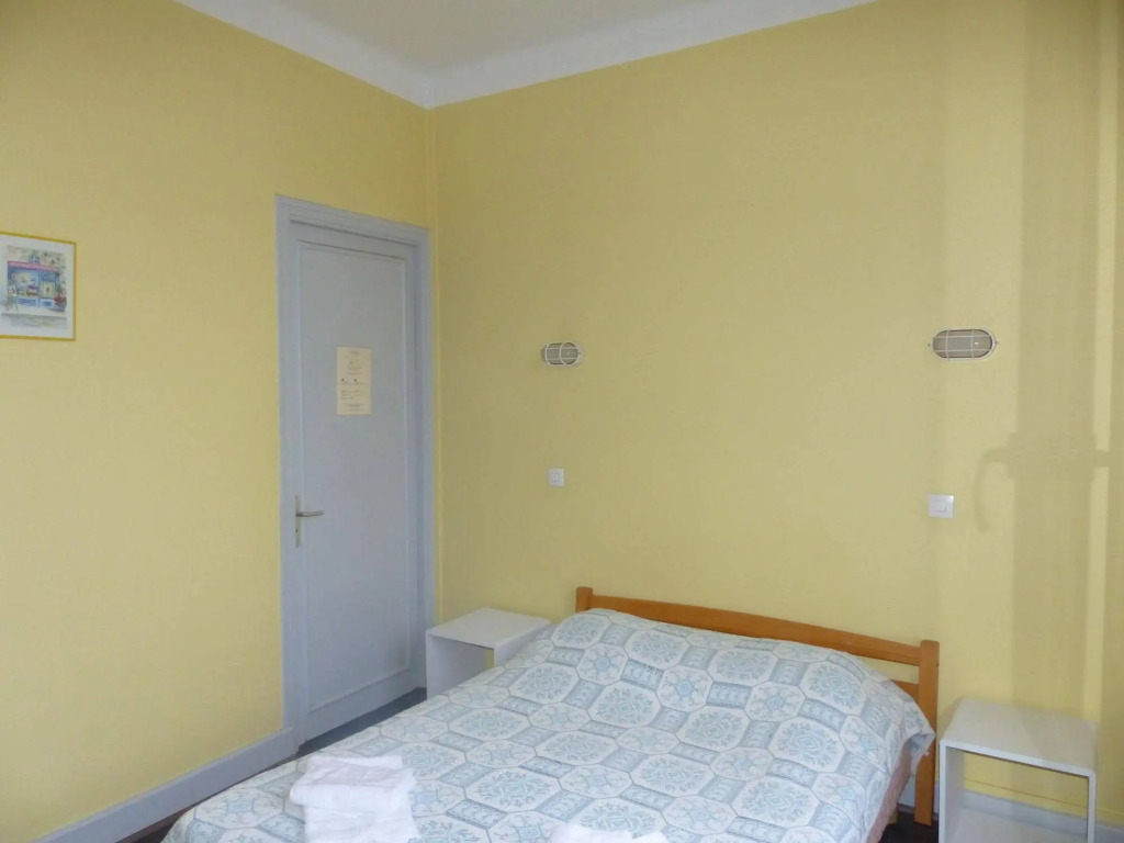 Abc Hotel