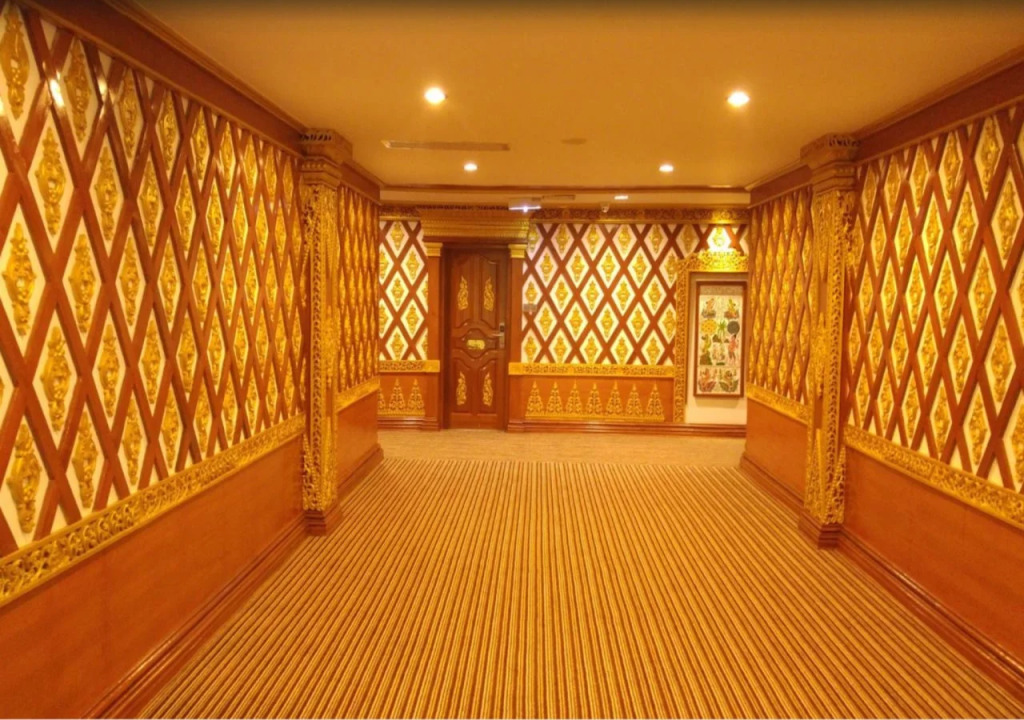 Su Tine San Royal Palace Hotel
