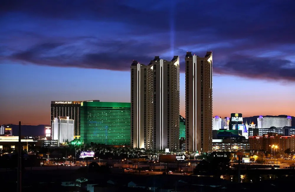 The Signature at MGM Grand by Luxury Suites International