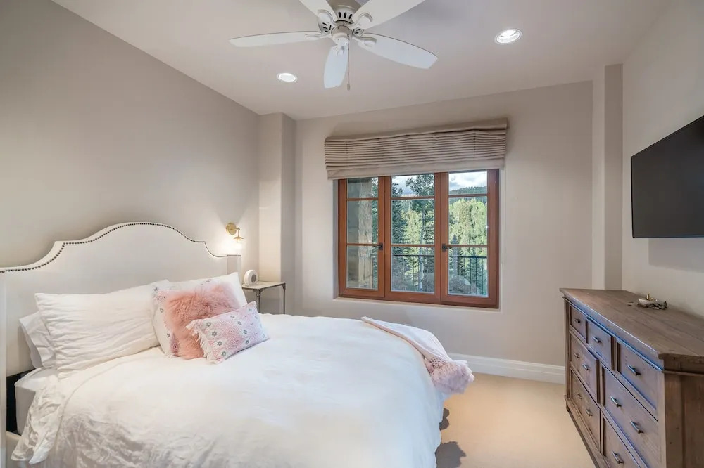 Villas At Cortina 1 4 Bedroom Condo by Alpine Lodging Telluride