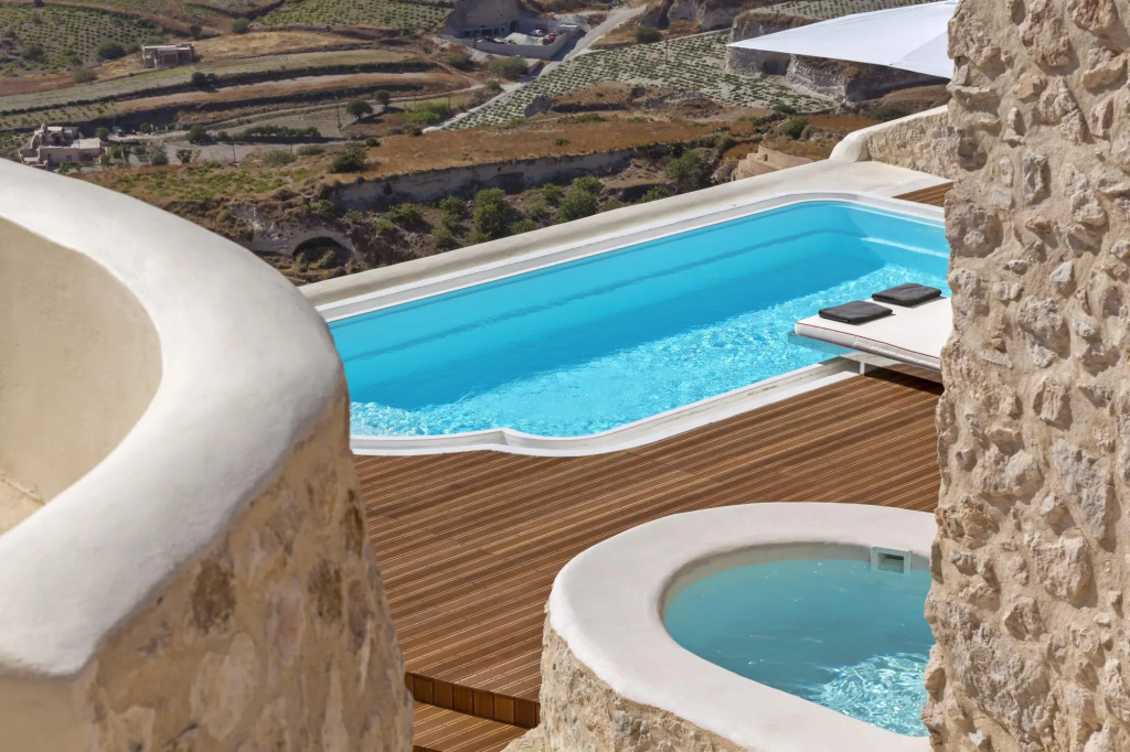 Luxury Villa in Santorini!