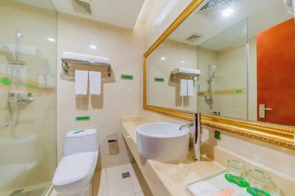 Vienna Hotel Guangdong Huizhou Maidi South Road
