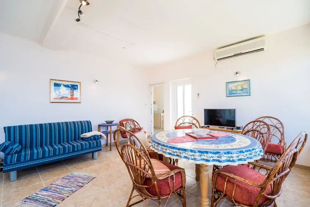 Apartment Kia