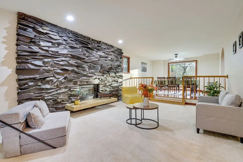 Lake-view Woodinville Retreat w/ Hot Tub + Theater