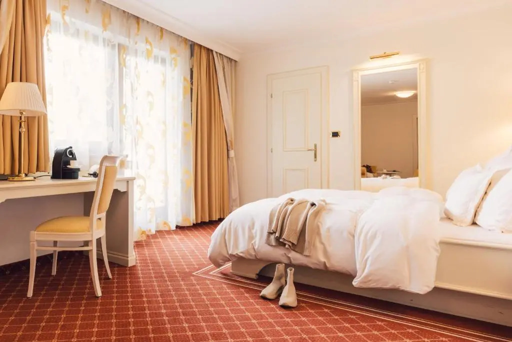 Alpenpalace Luxury Hideaway & Spa Retreat
