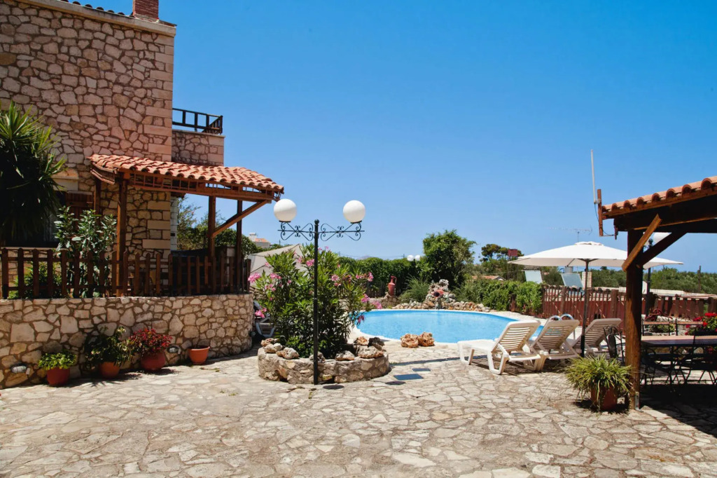 Tsivaras Villas