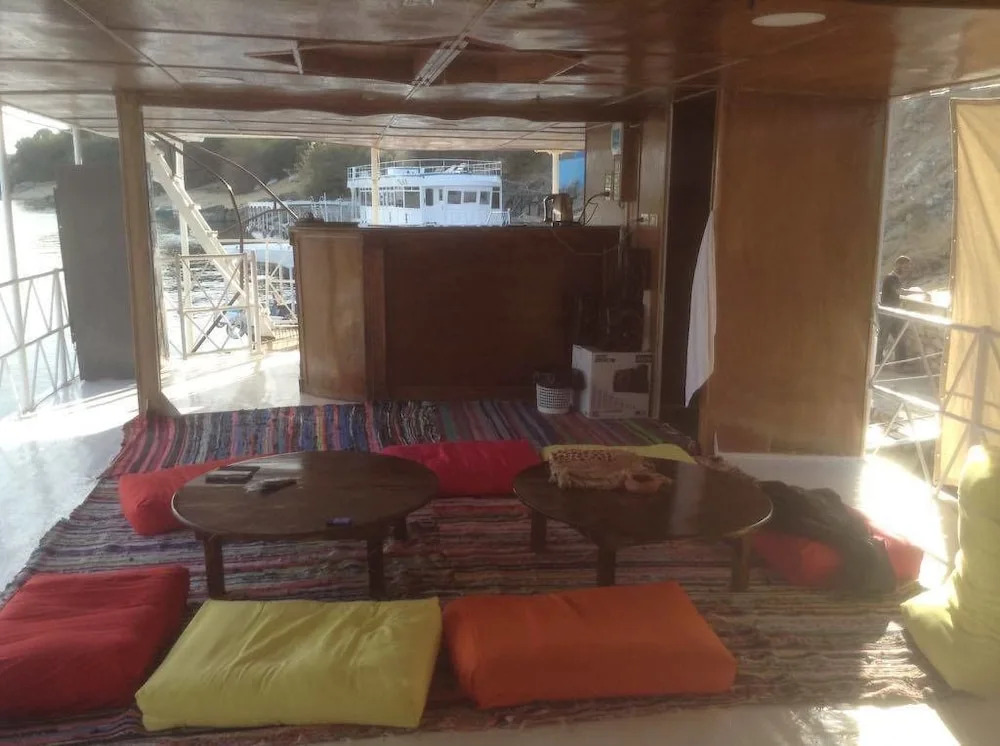 Anakato Kendaka House Boat