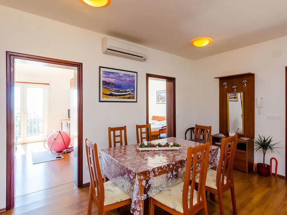 Seaview Apartment in Cavtat Dalmatia With Garden