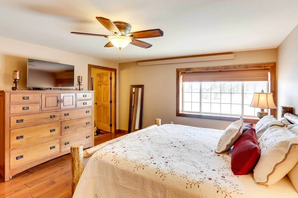 Modern Deadwood Apt With Mountain Views & Grill!