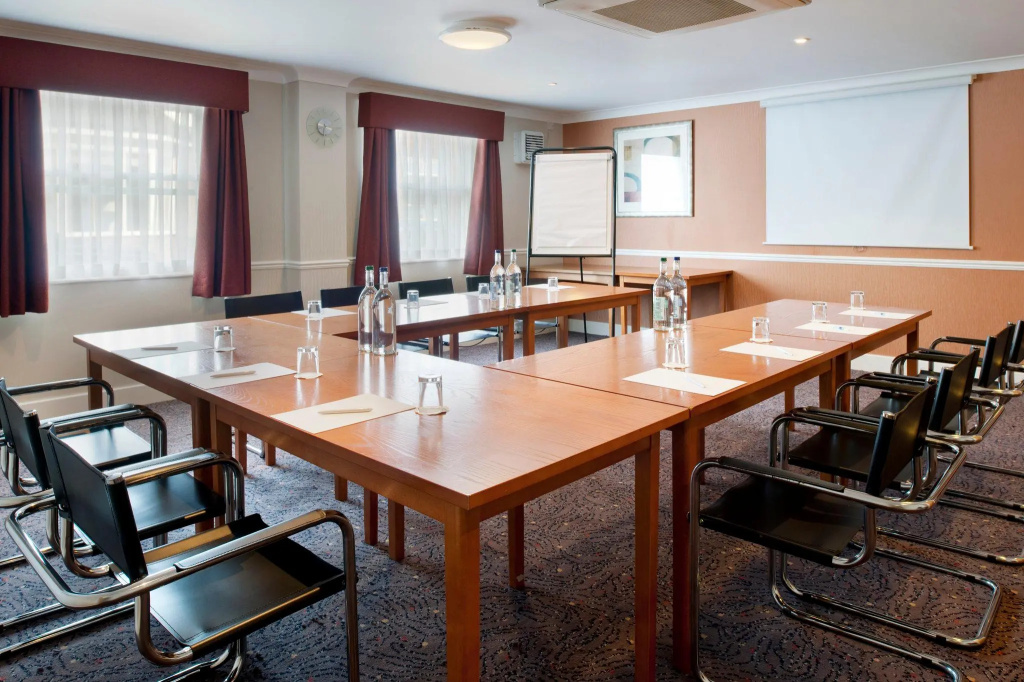 Holiday Inn Express Leeds-East by IHG