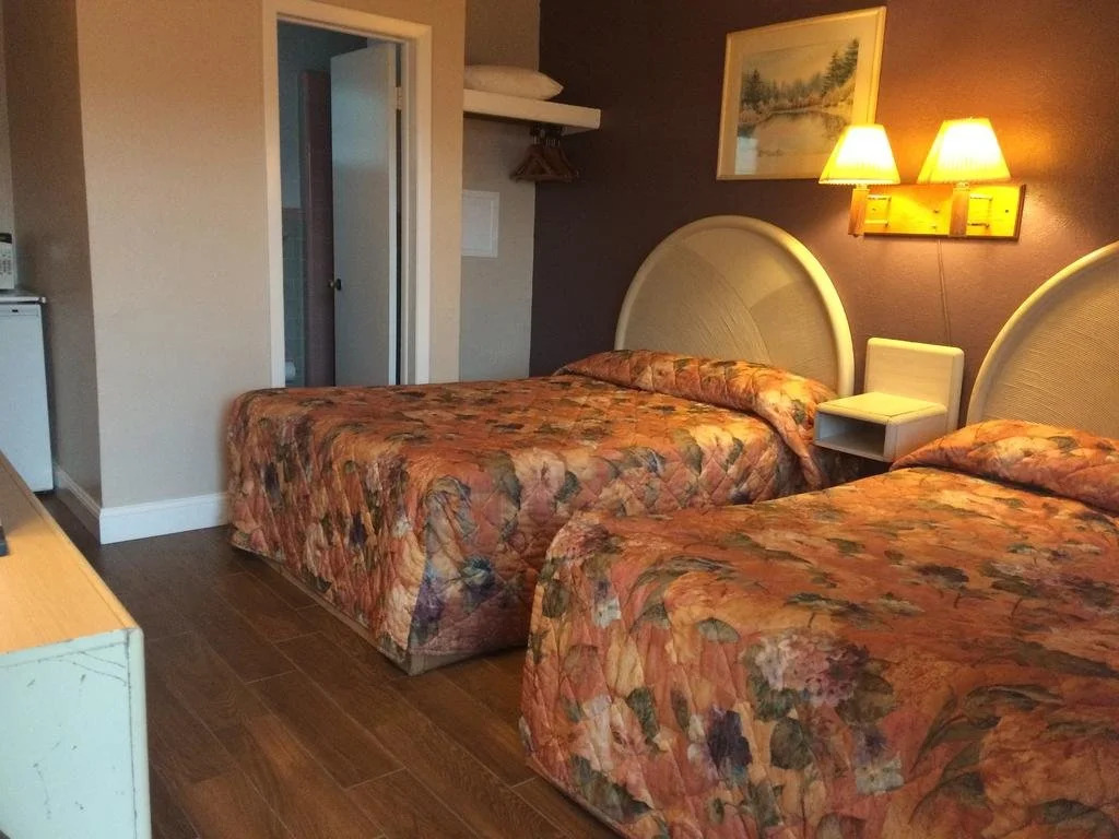 Royal Court Motel
