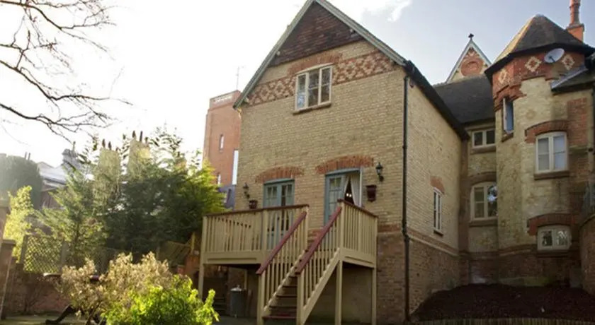 Zen Tower House