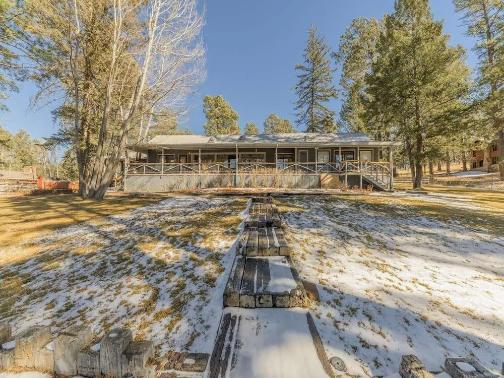 Hill Top Mountain View - Four Bedroom Cabin with Hot Tub