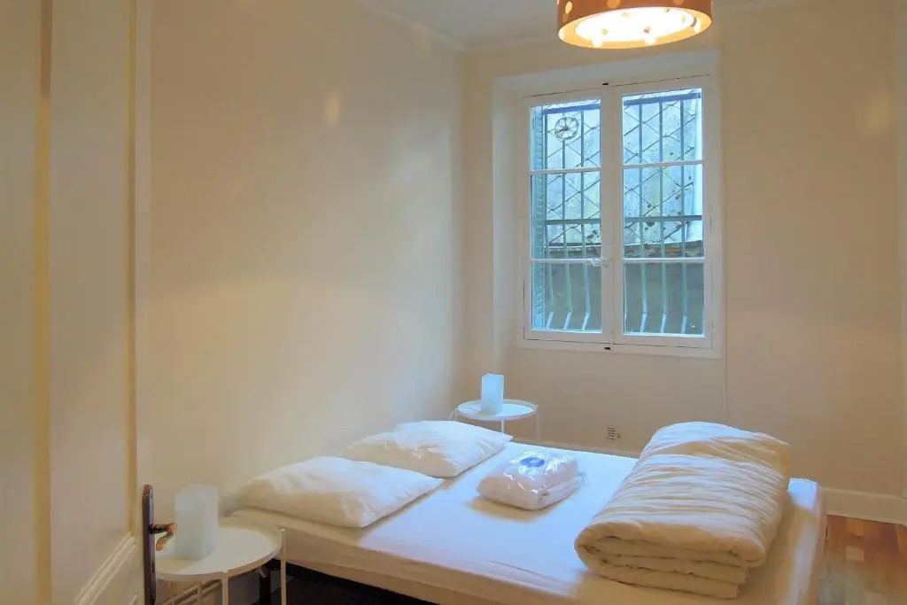 Superbspacious and quiet 4-rooms flat city center5 min walking gare #H9