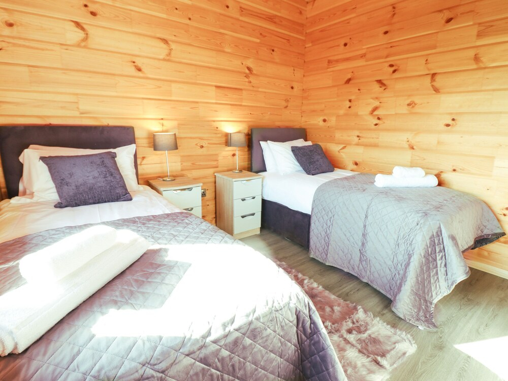 Bacheiddon Log Cabin