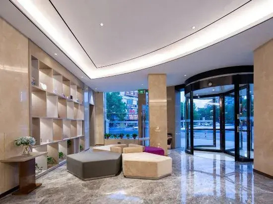 Lavande Hotel (Wal-mart Store, East Yueyang High-speed Railway Station)