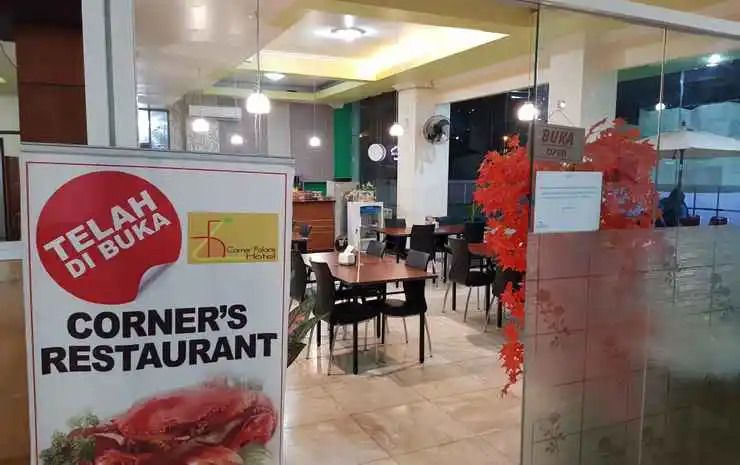 Corner palace