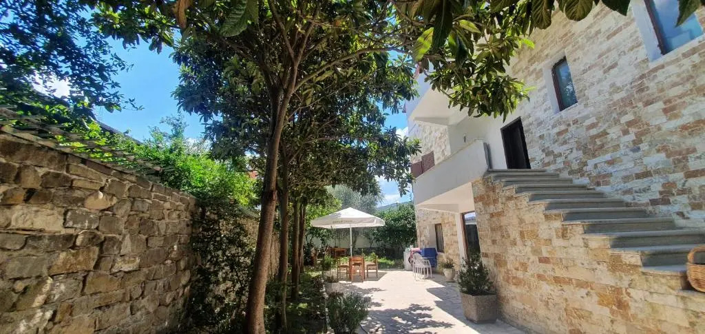 Xhos Forest Guest House