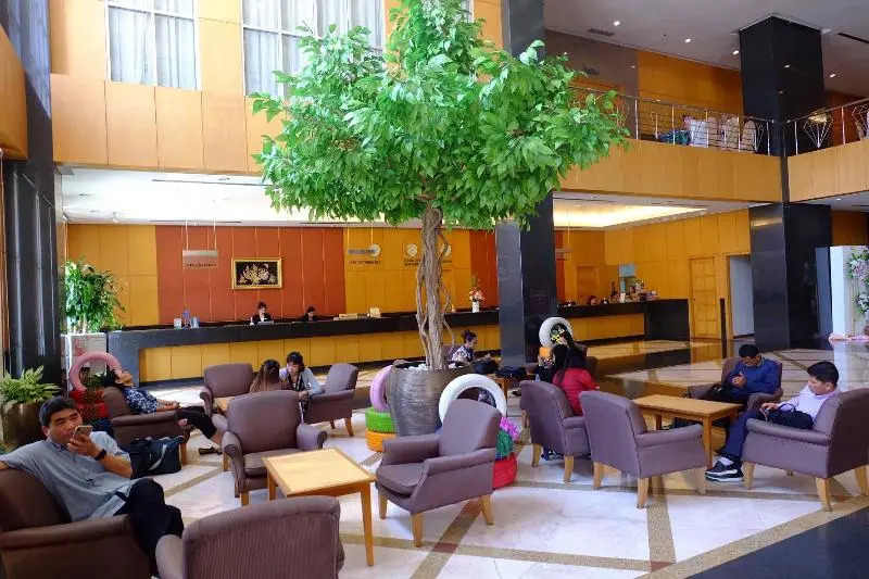 Diamond Plaza Hotel